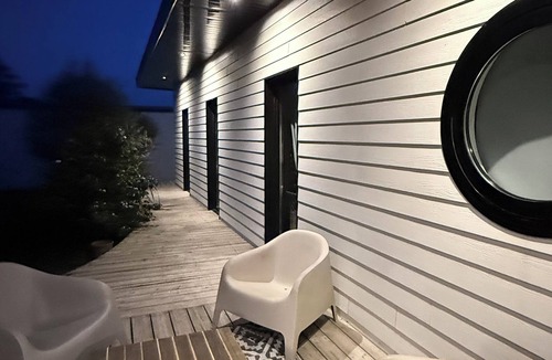 Ploudalmezeau House | Single-storey house, close to the port and Kerdéniel beach.