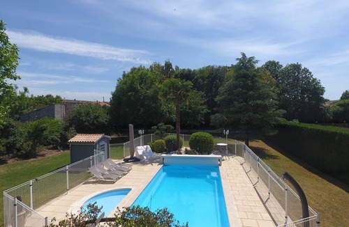 Bouhet House | SINGLE-STOREY VILLA HOUSE NOT OVERLOOKED