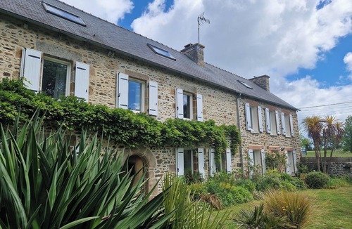 Tregomeur House | Sisters House