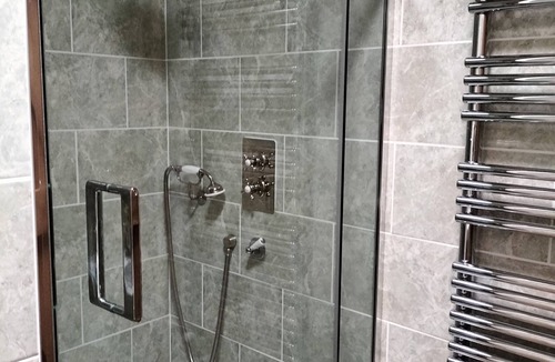Saint-Gilles-du-Mene Bed & Breakfast | Skylight Room All Inclusive Solo Female