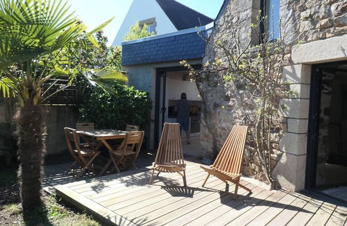 Arradon House | Small farmhouse between town and gulf