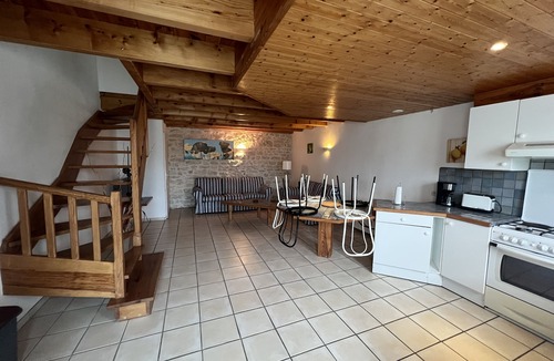 Saint-Jean-d'Angely Cottage | Small peaceful house at Domaine les Granges