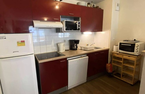 Sers Apartment | South-facing apartment that sleeps 8, with Wi-Fi