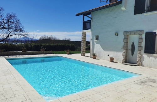 Boucau House | South-facing house close to the ocean with pool and mountain views - 8 pers.