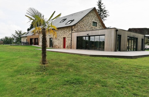 Saint-Vitte-sur-Briance Villa | Spa villa in the countryside with indoor pool and jacuzzi