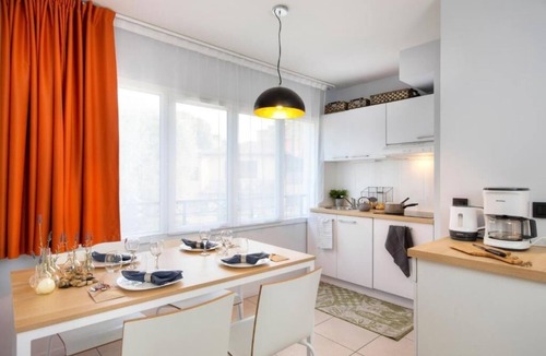 Mougins Hotel | Spacious 2BR Duplex overlooking Green Parklands | Unwind in the Onsite Sauna