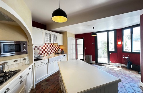 Fouras House | Spacious 4-Bedroom House, Central Fouras, Near Beaches