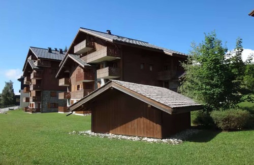 Les Carroz-d'Araches Apartment | Spacious apartment with parking - 8 guests
