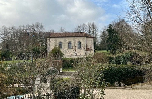 La Roche-Chalais Cottage | Spacious and modern gîte in a quiet city centre