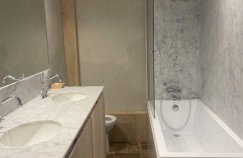 Saint-Genis-Laval Apartment | Spacious apartment 100 m2 old, newly redone. Charming.