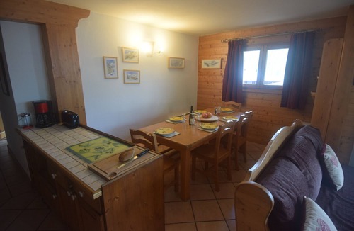 Les Houches Apartment | Spacious Apartment 2 Minutes from Ski Lift, Equipped for Babies