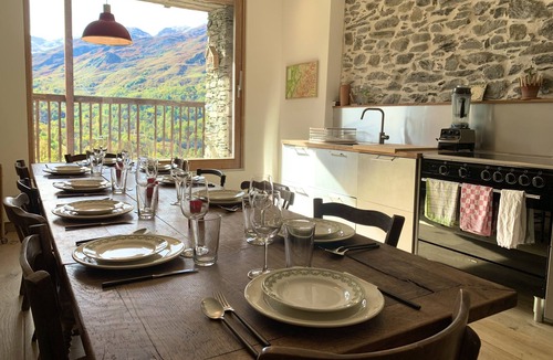 Les Belleville Ski Chalet | Spacious Authentic Chalet in the 3 Valleys