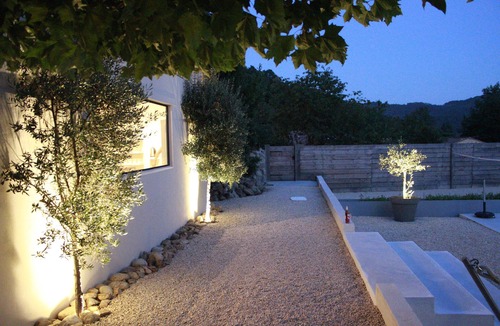 Les Issoux Villa | Spacious, authentic landhouse, tastefully decorated