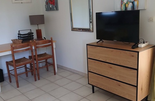 Castres Apartment | SPACIOUS, BRIGHT AND PLEASANT STUDIO