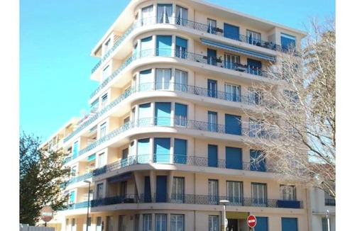 Antibes Apartment | Spacious, bright studio apartment, 33 m², Juan-les-Pins