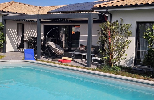 Mimizan House | Spacious, bright villa ideal for a stay in Mimizan with private pool