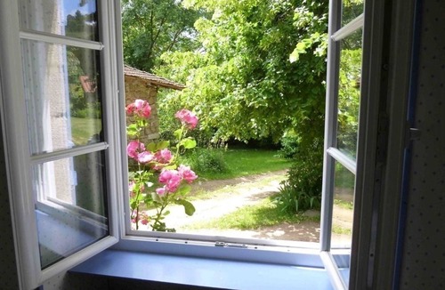 Saint-Alban-les-Eaux Cottage | Spacious cottage with peaceful garden and children's play area