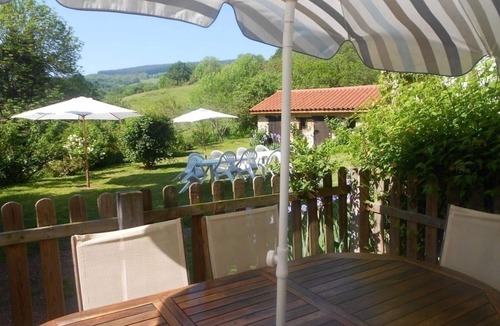 Saint-Alban-les-Eaux Cottage | Spacious cottage with peaceful garden and children's play area
