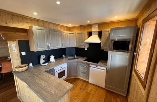 Les Angles Ski Chalet | Spacious chalet in Les Angles with 4 bedrooms and relaxation area