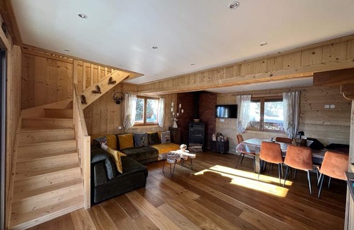 Les Angles Ski Chalet | Spacious chalet in Les Angles with 4 bedrooms and relaxation area
