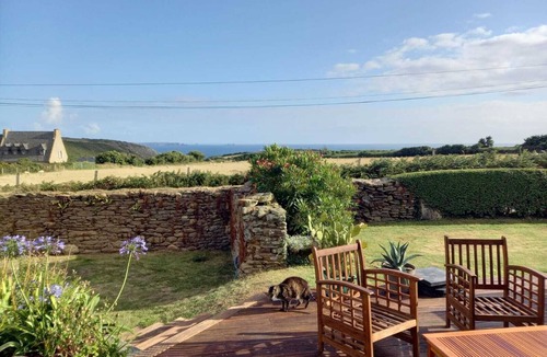 Locmaria-Plouzane House | Spacious, comfortable farmhouse facing the sea