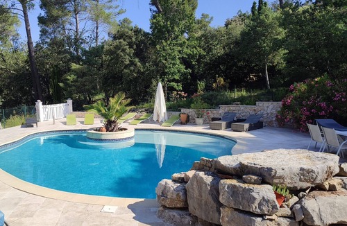 Entrecasteaux Villa | Spacious garden level in a quiet area close to tourist activities