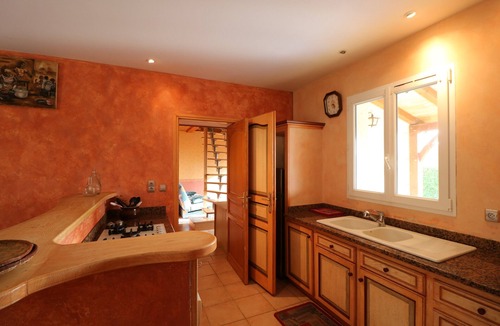 Castels House | Spacious holiday home with swimming pool, paddling pool close to river