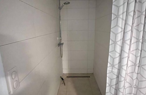 Caniac-du-Causse House | Spacious holiday home in Caniac-du-Causse with bubble bath
