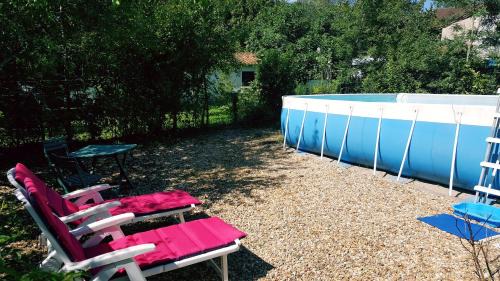 Celles House | Spacious holiday home with pool in pretty village
