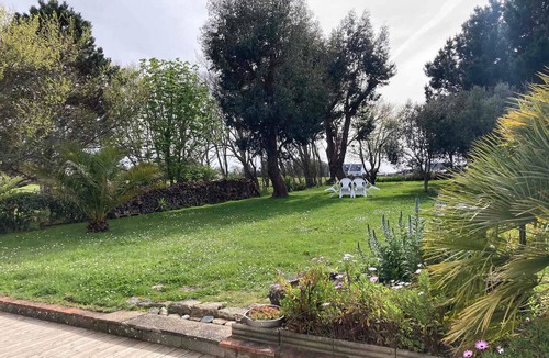 Le Palais House | Spacious house 200m from the beach, with terrace and Wi-Fi