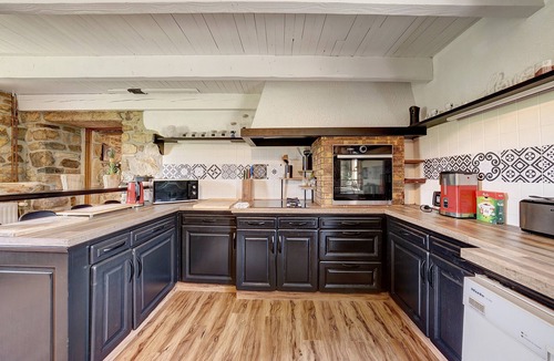 Crozon House | Spacious House with Gardens, Near GR34, Crozon