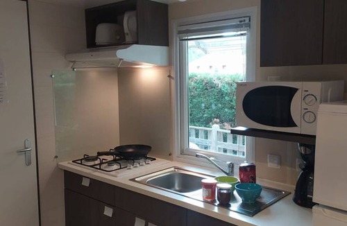 Saint Maime House | Spacious mobile home with terrace for 6 people in Saint-Maime