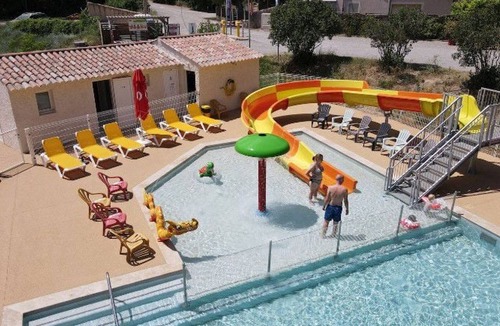 Saint Maime House | Spacious mobile home with terrace for 6 people in Saint-Maime