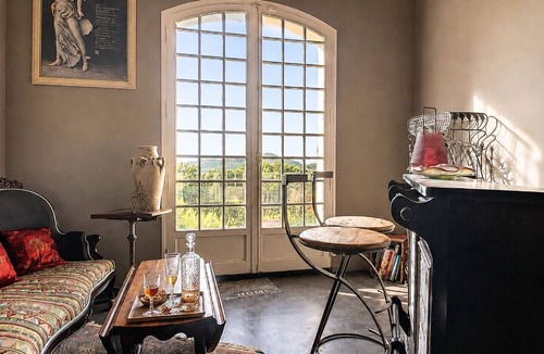 Le Castellet House | Spacious villa with pool and bay views