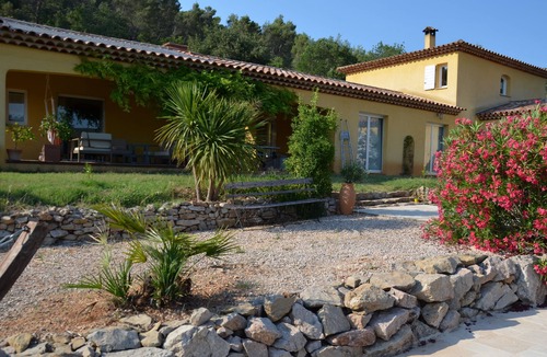 Cabasse Villa | Spacious villa with swimming pool in the heart of Provence