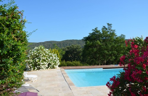 Cabasse Villa | Spacious villa with swimming pool in the heart of Provence