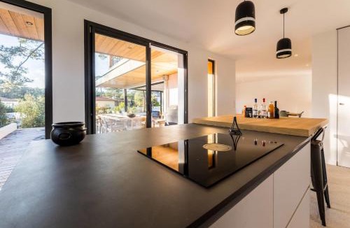 Anglet Villa | SPRING KEYWEEK - Contemporary villa with pool in the hea
