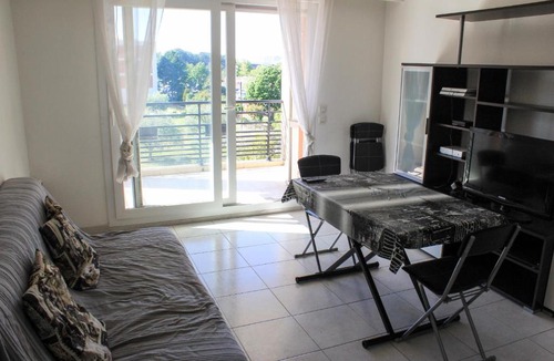 Saint-Isidore Apartment | Stadium View
