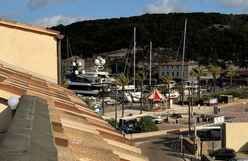 Bonifacio Apartment | STANDING APARTMENT TERRACES - A/C - PARKING - ON THE MARINA