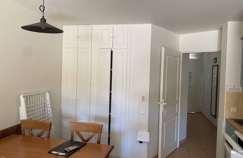 Monflanquin Apartment | Studette 5 people in Monflanquin - Heated swimming pool, parking & free wifi