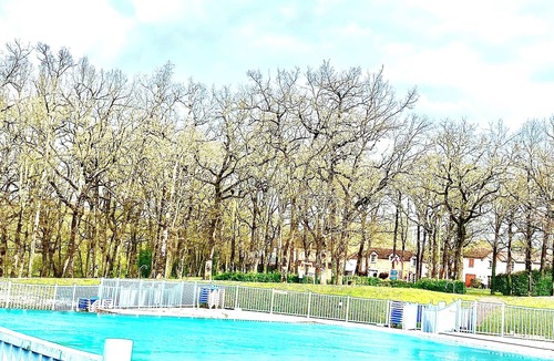 Monflanquin Apartment | Studette 5 people in Monflanquin - Heated swimming pool, parking & free wifi