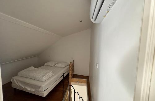 Pons Apartment | STUDIO 2 face au donjon