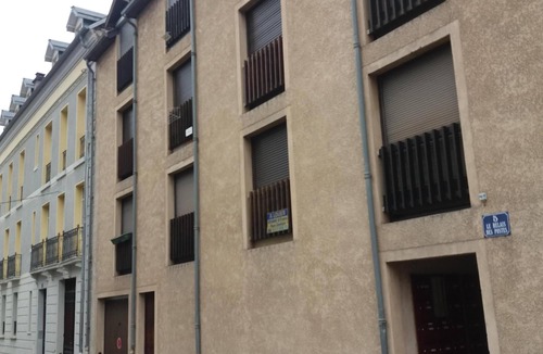 Bagneres-de-Luchon Apartment | studio 2 people downtown with lift and garage