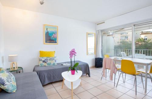 Saint-Raphael Apartment | Studio 2 pers climatisé, proche plage et commerces, WiFi - FR-1-466A-24