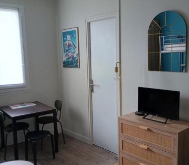 Downtown Apartment | studio 25 m2 city center, 3e étage,3rd floor Brest