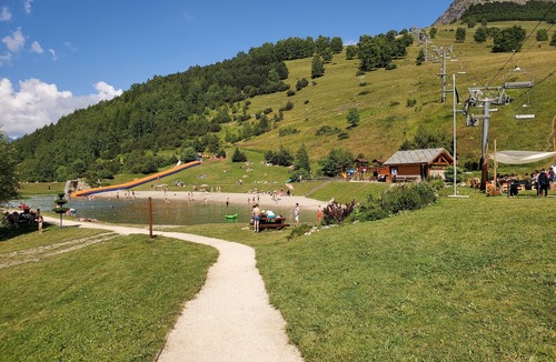 Mont-de-Lans Apartment | Studio accredits 3clés the slopes Centre station free wifi