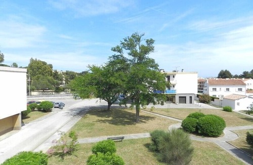 La Faviere Apartment | Studio apartment sleeps 3 BORMES LES MIMOSAS