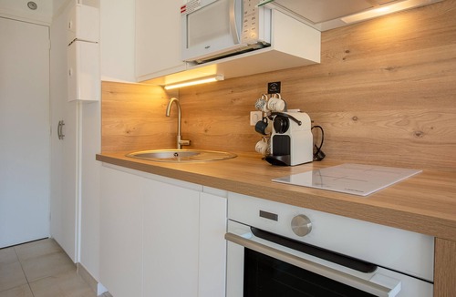 Cavaliere Apartment | Studio Apartment "Golfe De Saint Tropez" with Balcony, A/C & Wi-Fi