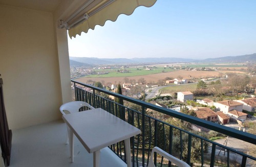 Greoux-les-Bains Apartment | Studio Apartment 'À Louer Gréoux' with Private Terrace, Balcony and Wi-Fi