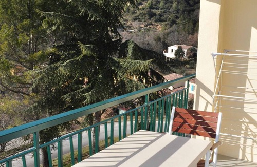 Greoux-les-Bains Apartment | Studio Apartment 'À Louer Gréoux' with Private Terrace, Balcony and Wi-Fi
